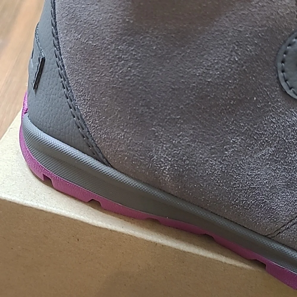 Sorel Grey Suede Winter Boots with Pink Laces for girl zise‎ 1.